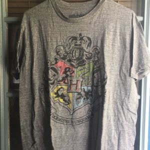 HP Hogwarts crest shirt